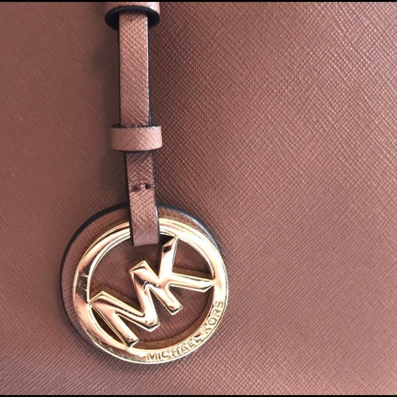 Michael Kors Pink Tote 👜 - Picture 4 of 5